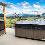 Počitniška hiša Hill Stars House *