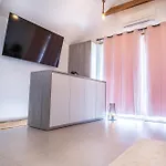 Hill Stars House Straza