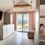 Hill Stars House