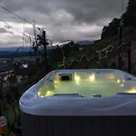 Počitniška hiša Hill Stars House *