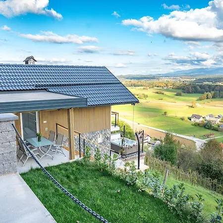 Holiday home Hill Stars House *