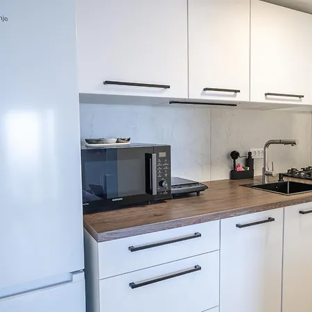 Hill Stars House Straza